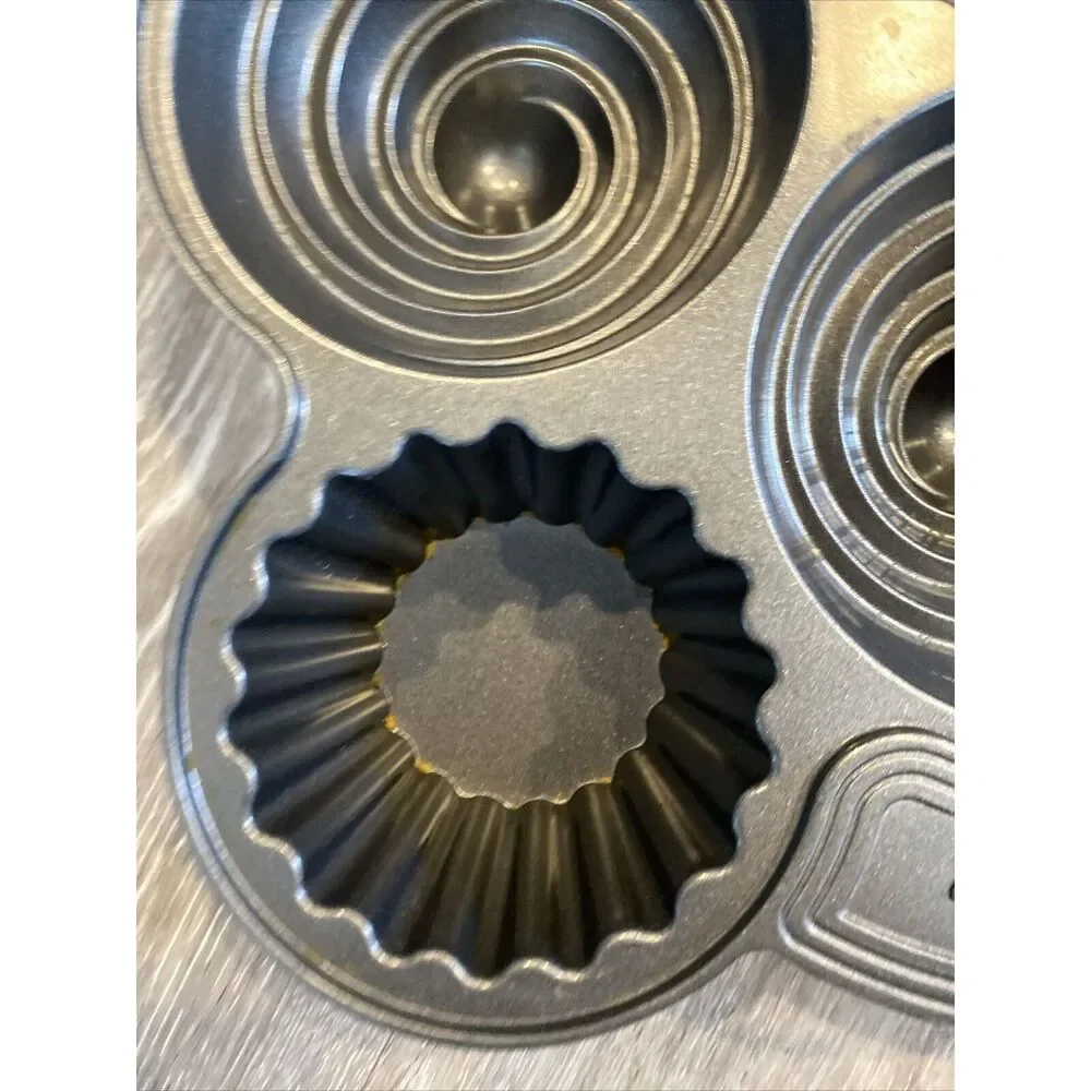 Wilton 3D CupCake mini giant Muffin Pan Heady Duty Baking Molds High Quality Cak